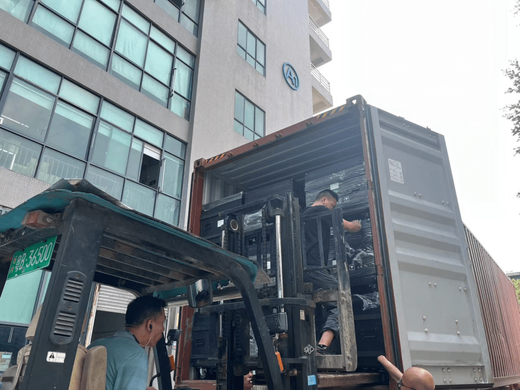 Loading containers Indoor&Outdoor rental 500×500mm & 500×1000mm LED display - Company News - 1