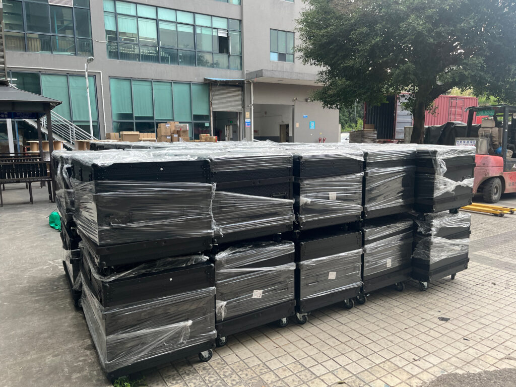500mm*500mm LED video display rental cabinet loading a container...... - Company News - 3