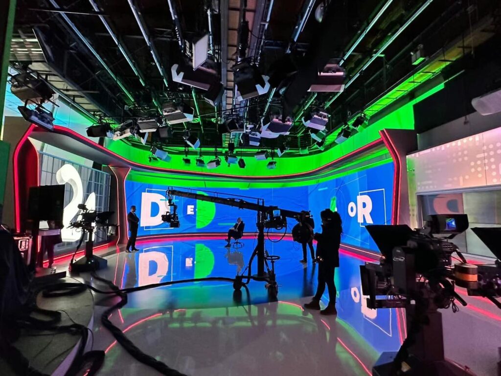 A huge TV studio screen solution in S America P1.86 soft - Commercial display - 3